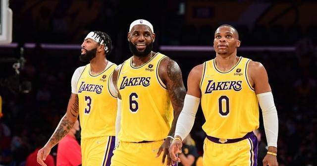 Les Lakers changent le statu quo, enfin, gagnent